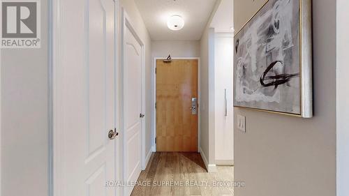#812 -5 Rosehill Ave, Toronto, ON - Indoor Photo Showing Other Room