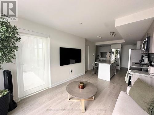 #1515 -1480 Bayly St, Pickering, ON - Indoor Photo Showing Living Room