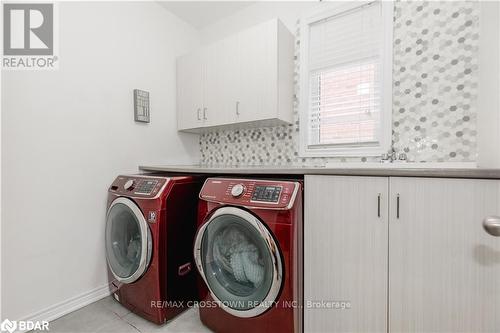 9 Copeland Cres, Innisfil, ON - Indoor Photo Showing Laundry Room