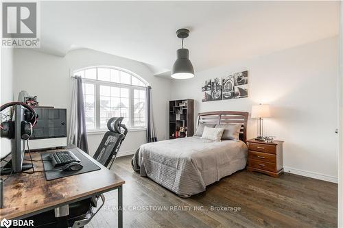 9 Copeland Crescent, Innisfil, ON - Indoor Photo Showing Bedroom