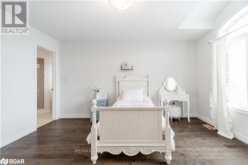 9 Copeland Crescent, Innisfil, ON - Indoor Photo Showing Bedroom