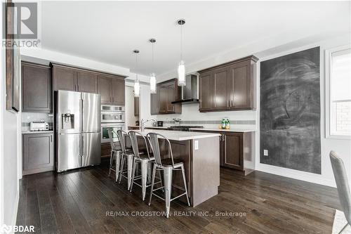 9 Copeland Cres, Innisfil, ON - Indoor Photo Showing Kitchen With Stainless Steel Kitchen With Upgraded Kitchen
