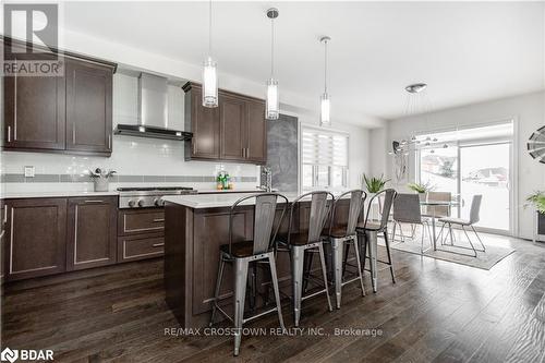 9 Copeland Cres, Innisfil, ON - Indoor Photo Showing Kitchen With Upgraded Kitchen