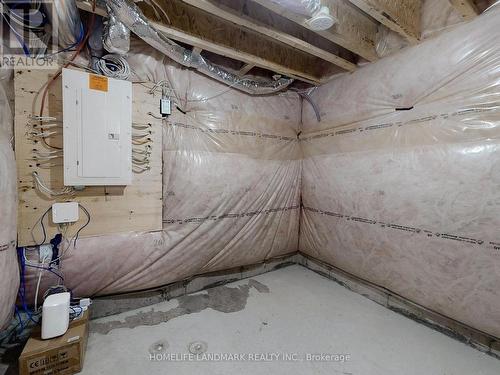 201 Vermont Ave, Newmarket, ON - Indoor Photo Showing Basement