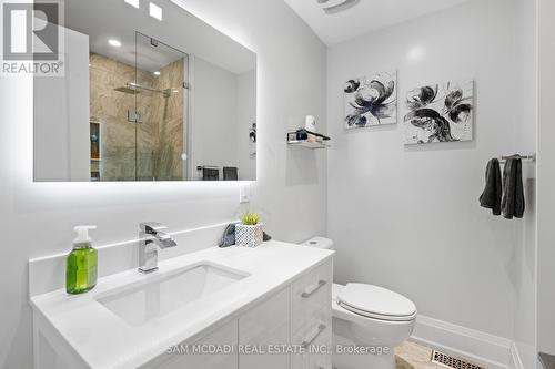 2993 Innisfil Beach Rd, Innisfil, ON - Indoor Photo Showing Bathroom