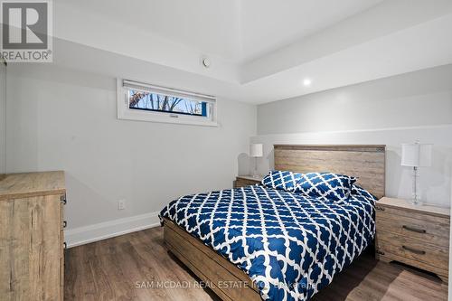 2993 Innisfil Beach Road, Innisfil, ON - Indoor Photo Showing Bedroom