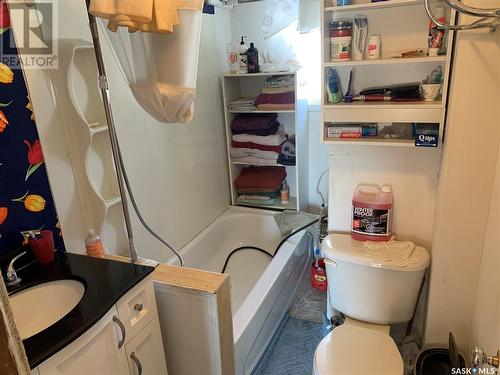 502 Ashland Avenue, Saskatchewan Beach, SK - Indoor Photo Showing Laundry Room