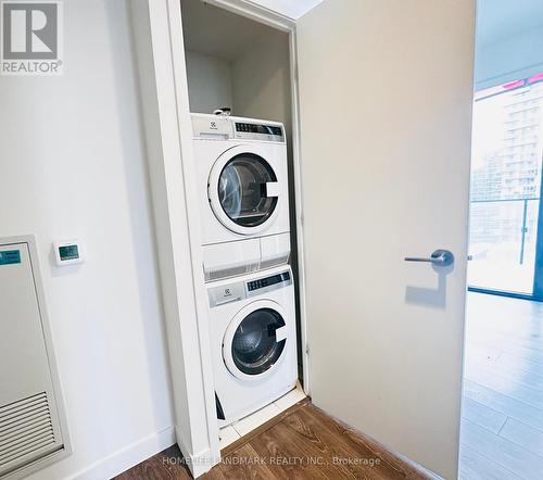 2201 - 215 Queen Street W, Toronto, ON - Indoor Photo Showing Laundry Room