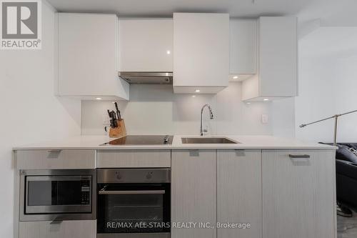 #711 -195 Redpath Ave, Toronto, ON - Indoor Photo Showing Kitchen