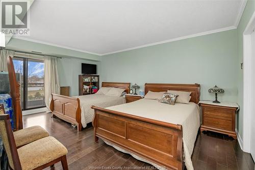 5125 Riverside Drive East Unit# 202, Windsor, ON - Indoor Photo Showing Bedroom