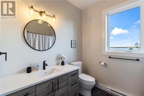 280 Comeau Point Road, Shemogue, NB - Indoor Photo Showing Bathroom