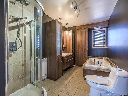 Salle de bains - 3710 Boul. Des Chenaux, Trois-Rivières, QC - Indoor Photo Showing Bathroom