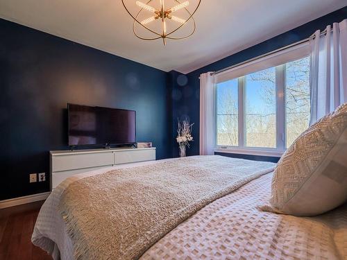 Master bedroom - 3710 Boul. Des Chenaux, Trois-Rivières, QC - Indoor Photo Showing Bedroom