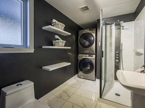 Bathroom - 3710 Boul. Des Chenaux, Trois-Rivières, QC - Indoor Photo Showing Laundry Room