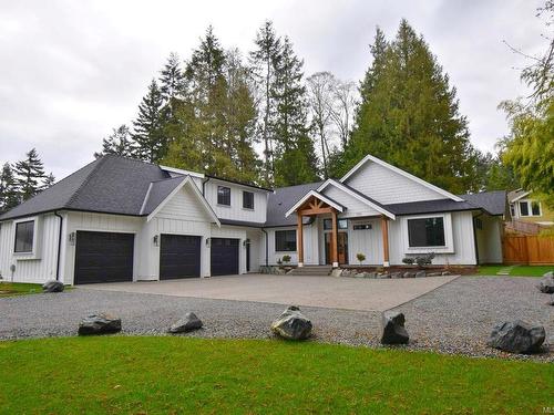 770 Shorewood Dr, Parksville, BC - Outdoor With Facade