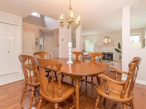 8614 Minstrel Pl, North Saanich, BC - Indoor Photo Showing Dining Room