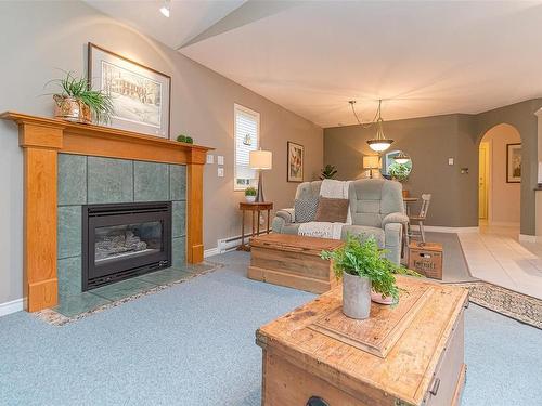 8614 Minstrel Pl, North Saanich, BC - Indoor Photo Showing Living Room With Fireplace