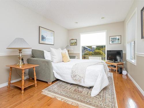 8614 Minstrel Pl, North Saanich, BC - Indoor Photo Showing Bedroom