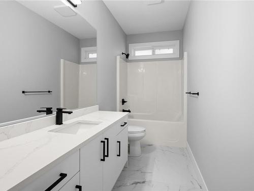 124 Hawk Point Rd, Nanaimo, BC - Indoor Photo Showing Bathroom