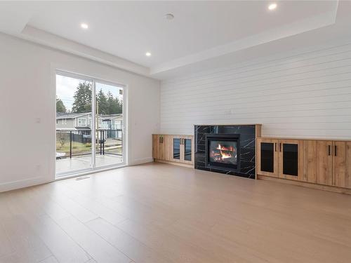 2397 Barclay Rd, Nanaimo, BC - Indoor With Fireplace
