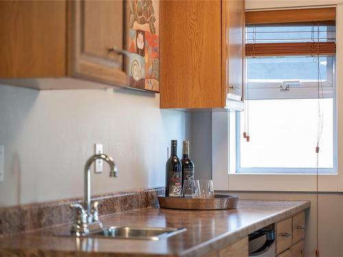 6198 Waterbury Rd, Nanaimo, BC - Indoor Photo Showing Kitchen With Double Sink