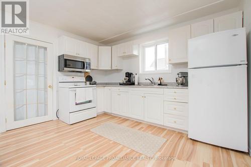 63 Centre St, Trent Hills, ON - Indoor Photo Showing Kitchen