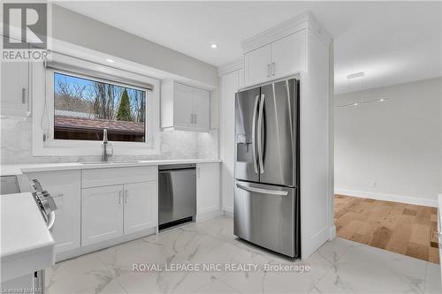47 Valerie Dr, St. Catharines, ON - Indoor Photo Showing Kitchen With Stainless Steel Kitchen