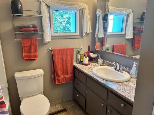 Killarney, Manitoba - Indoor Photo Showing Bathroom