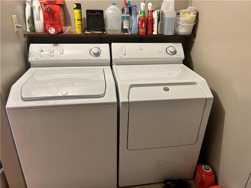 Killarney, Manitoba - Indoor Photo Showing Laundry Room