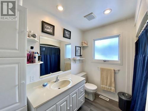 6529 Grey Crescent, Horse Lake, BC - Indoor Photo Showing Bathroom