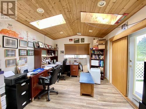 6529 Grey Crescent, Horse Lake, BC - Indoor Photo Showing Office