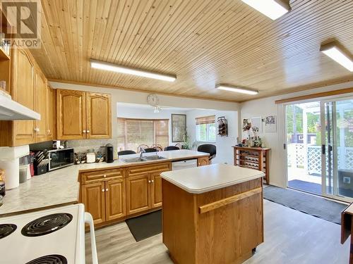 6529 Grey Crescent, Horse Lake, BC - Indoor Photo Showing Kitchen With Double Sink