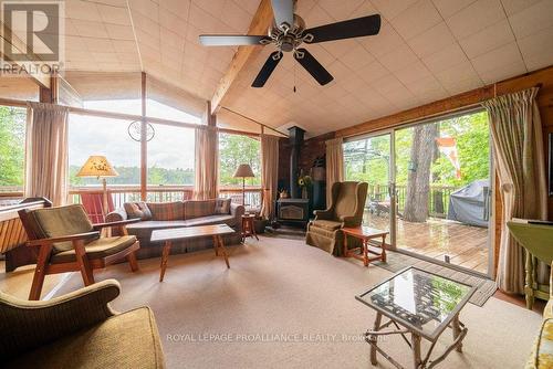 #A&B -1050 Corbett Lane, North Frontenac, ON - Indoor Photo Showing Living Room