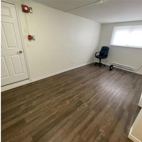 16 Dufferin Street|Unit #12, Fort Erie, ON - Indoor Photo Showing Other Room