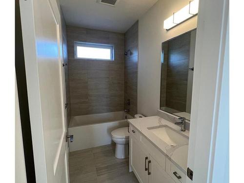 1-9645 Fifth St, Sidney, BC - Indoor Photo Showing Bathroom