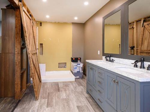 2141 Schamps Road, Kamloops, BC - Indoor Photo Showing Bathroom