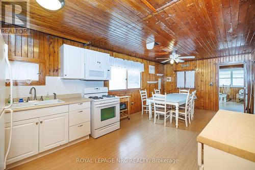 263 Cherrywood Ave, Fort Erie, ON - Indoor Photo Showing Kitchen