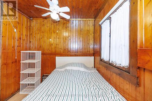 263 Cherrywood Avenue, Fort Erie, ON - Indoor Photo Showing Bedroom