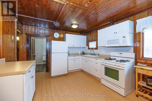 263 Cherrywood Ave, Fort Erie, ON - Indoor Photo Showing Kitchen
