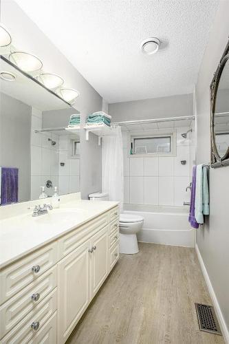 1202 43 Avenue, Vernon, BC - Indoor Photo Showing Bathroom