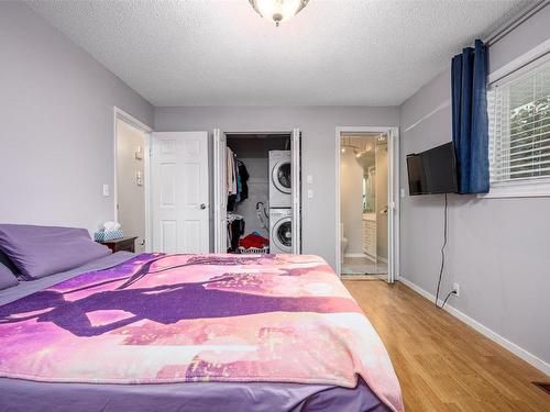 1202 43 Avenue, Vernon, BC - Indoor Photo Showing Bedroom
