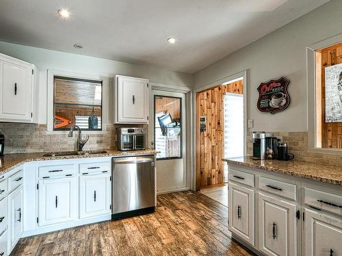 Kitchen - 1 Place D'Anjou, Sainte-Agathe-Des-Monts, QC - Indoor Photo Showing Kitchen With Upgraded Kitchen