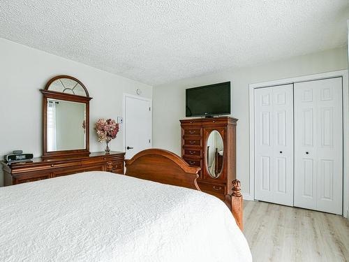 Master bedroom - 1 Place D'Anjou, Sainte-Agathe-Des-Monts, QC - Indoor Photo Showing Bedroom