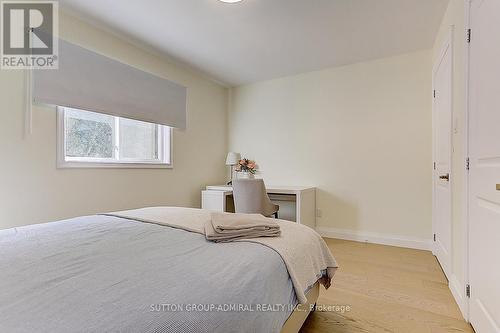 2059 Northern Ave, Innisfil, ON - Indoor Photo Showing Bedroom