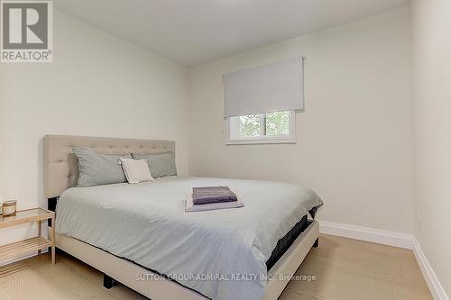 2059 Northern Ave, Innisfil, ON - Indoor Photo Showing Bedroom