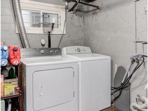 37 Dell St, Sudbury Remote Area, ON - Indoor Photo Showing Laundry Room
