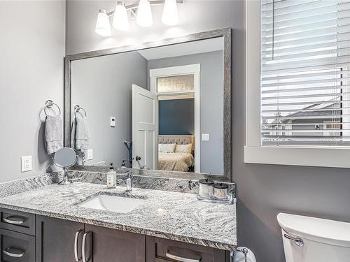 101 Linmont Rd, Nanaimo, BC - Indoor Photo Showing Bathroom