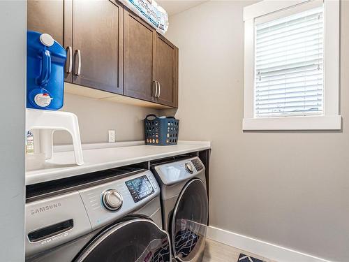 101 Linmont Rd, Nanaimo, BC - Indoor Photo Showing Laundry Room