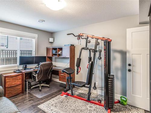 101 Linmont Rd, Nanaimo, BC - Indoor Photo Showing Gym Room