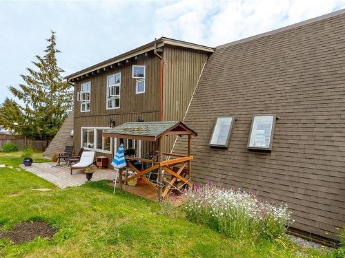8028 Arthur St, Crofton, BC - Outdoor With Exterior